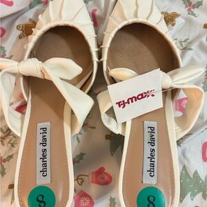 Charles David Cream Bow Accent Mules